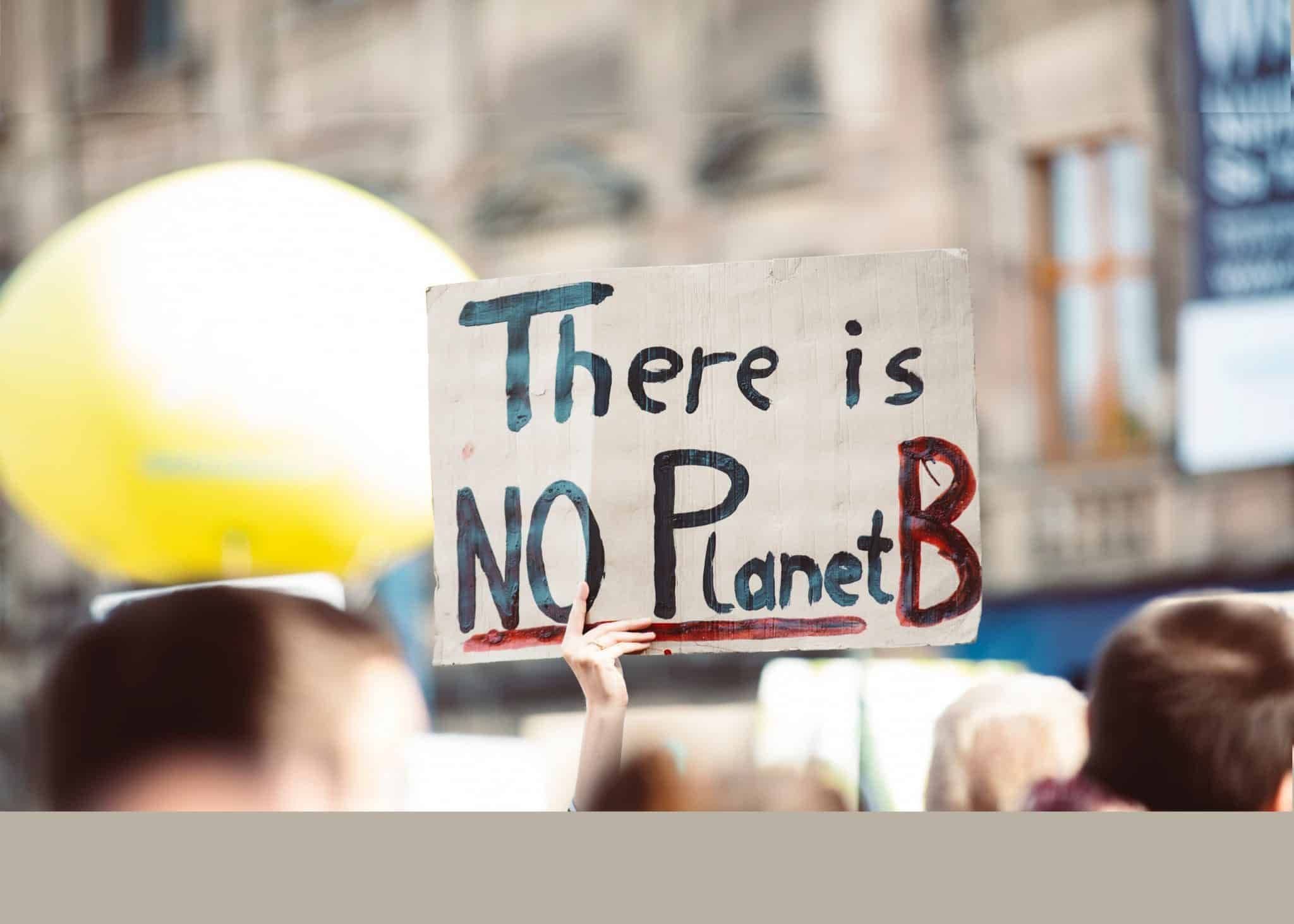 photo d'une pancarte en manifestation