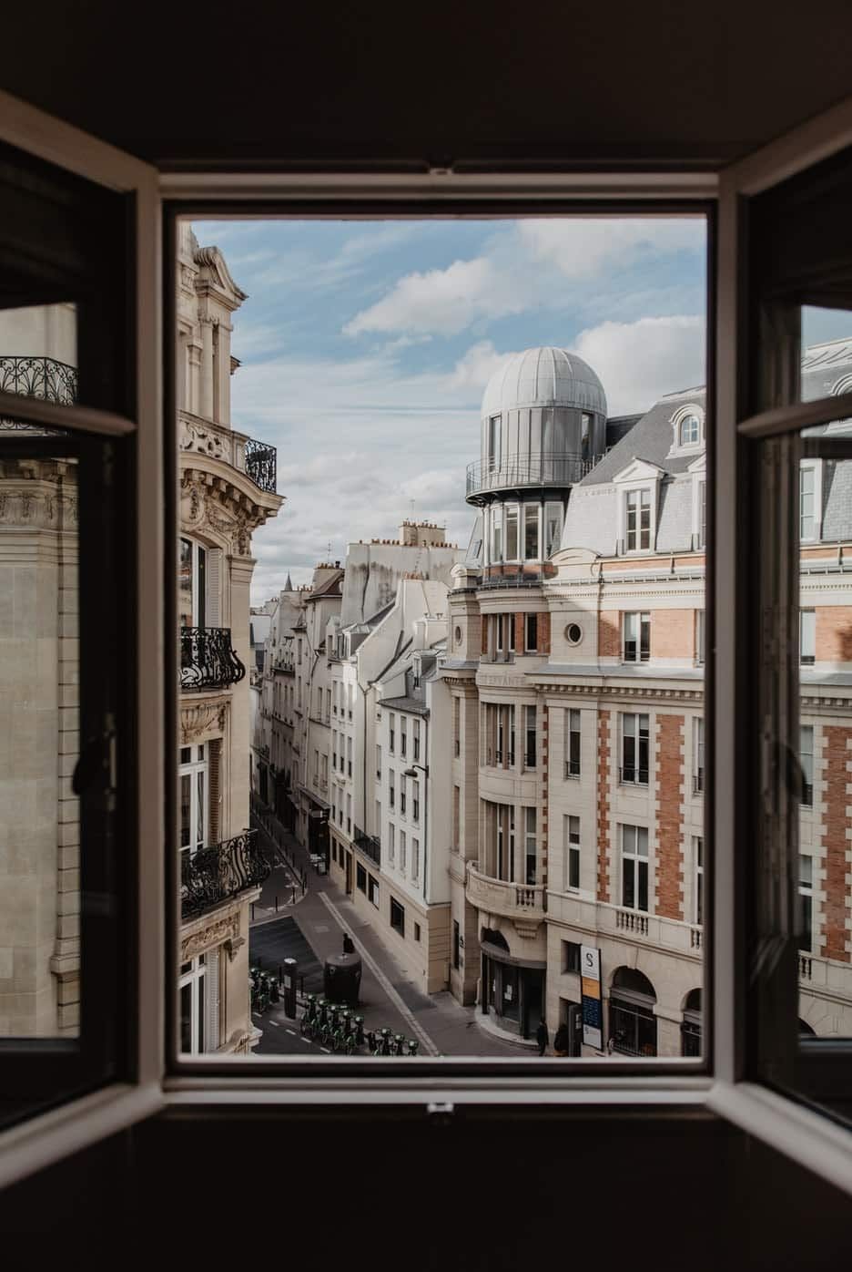 vue depuis un appartement parisien